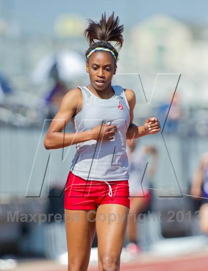 Thumbnail 2 in NISD Alamo Relays photogallery.