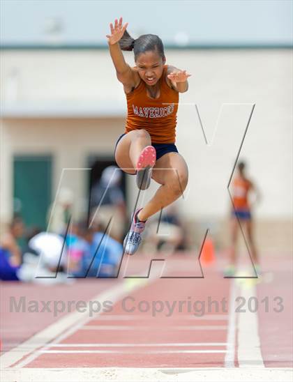 Thumbnail 1 in NISD Alamo Relays photogallery.
