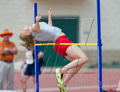 Thumbnail 3 in NISD Alamo Relays photogallery.