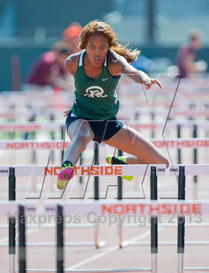 Thumbnail 3 in NISD Alamo Relays photogallery.