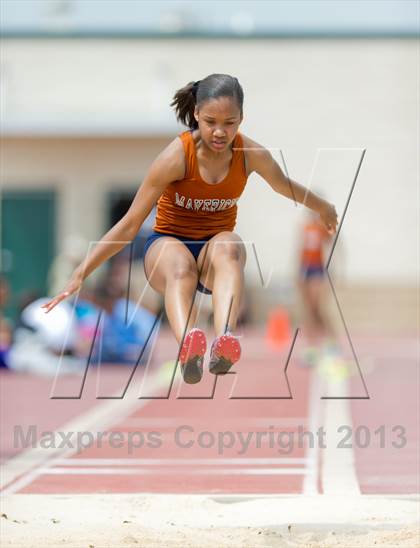 Thumbnail 3 in NISD Alamo Relays photogallery.