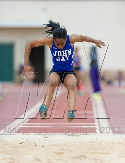 Thumbnail 1 in NISD Alamo Relays photogallery.
