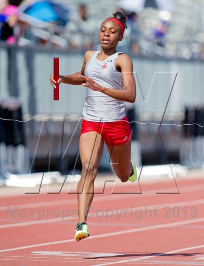 Thumbnail 2 in NISD Alamo Relays photogallery.