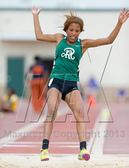 Thumbnail 3 in NISD Alamo Relays photogallery.