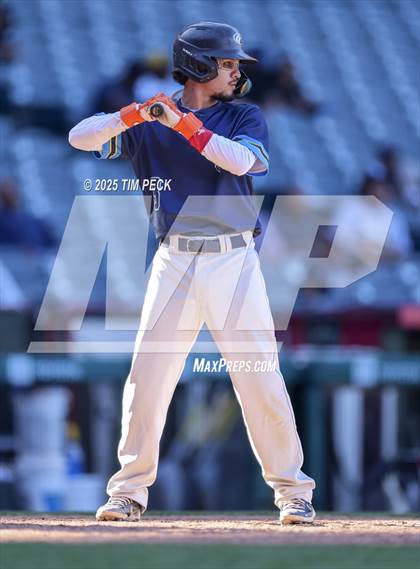 Thumbnail 3 in Santa Ana Valley vs. Rolling Hills Prep photogallery.