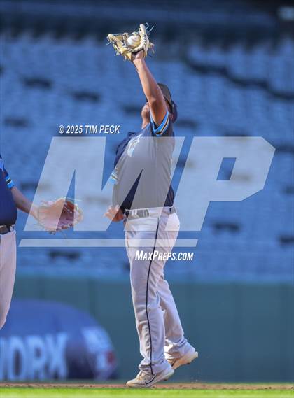 Thumbnail 2 in Santa Ana Valley vs. Rolling Hills Prep photogallery.