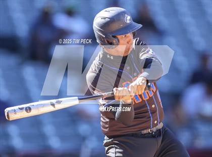 Thumbnail 2 in Santa Ana Valley vs. Rolling Hills Prep photogallery.
