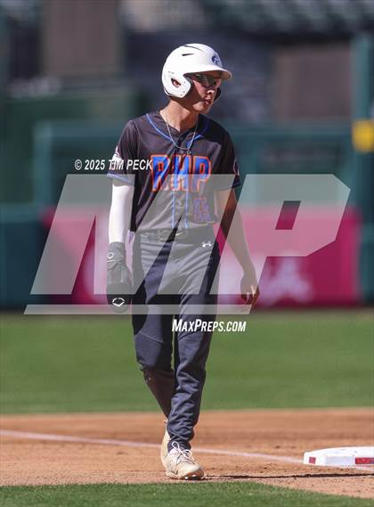 Thumbnail 3 in Santa Ana Valley vs. Rolling Hills Prep photogallery.