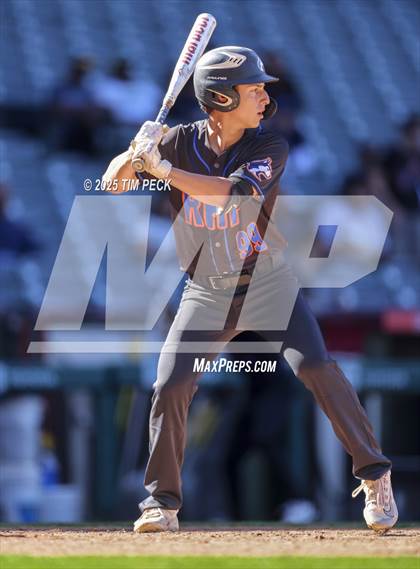Thumbnail 3 in Santa Ana Valley vs. Rolling Hills Prep photogallery.