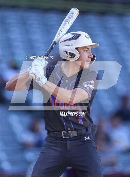 Thumbnail 3 in Santa Ana Valley vs. Rolling Hills Prep photogallery.
