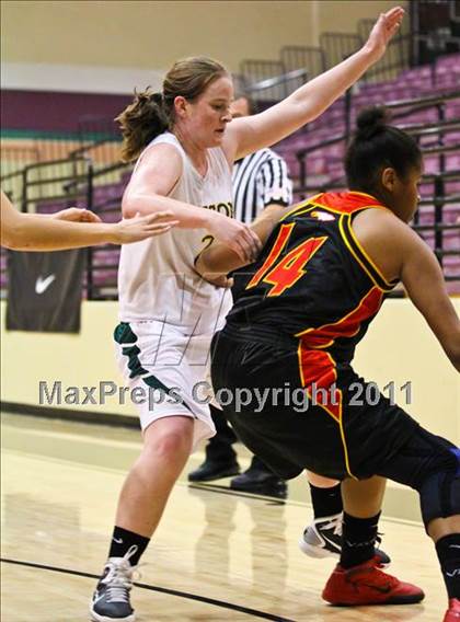 Thumbnail 1 in Edison vs. Etiwanda (Nike Tournament of Champions) photogallery.