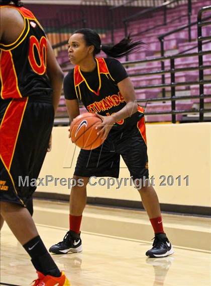 Thumbnail 2 in Edison vs. Etiwanda (Nike Tournament of Champions) photogallery.