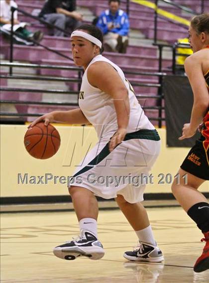 Thumbnail 1 in Edison vs. Etiwanda (Nike Tournament of Champions) photogallery.