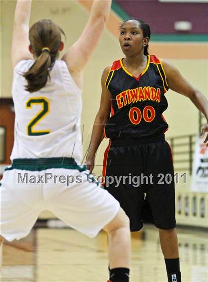 Thumbnail 2 in Edison vs. Etiwanda (Nike Tournament of Champions) photogallery.