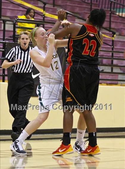 Thumbnail 2 in Edison vs. Etiwanda (Nike Tournament of Champions) photogallery.