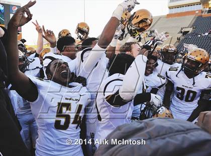 Thumbnail 3 in Clinton vs. Shelby (NCHSAA Class 2A Final) photogallery.
