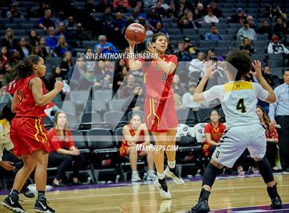 Thumbnail 3 in Rosary Academy vs. Bishop O'Dowd (CIF State D1 Final) photogallery.