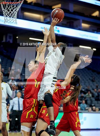 Thumbnail 3 in Rosary Academy vs. Bishop O'Dowd (CIF State D1 Final) photogallery.