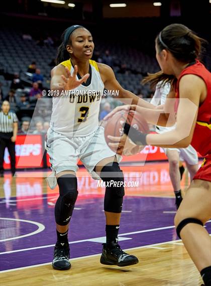 Thumbnail 3 in Rosary Academy vs. Bishop O'Dowd (CIF State D1 Final) photogallery.