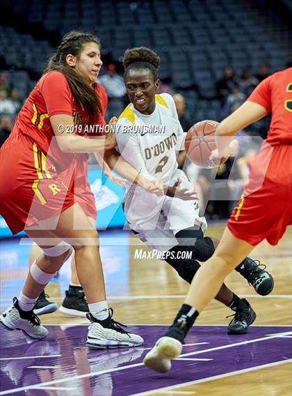 Thumbnail 2 in Rosary Academy vs. Bishop O'Dowd (CIF State D1 Final) photogallery.