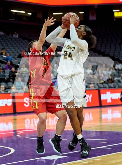 Thumbnail 2 in Rosary Academy vs. Bishop O'Dowd (CIF State D1 Final) photogallery.