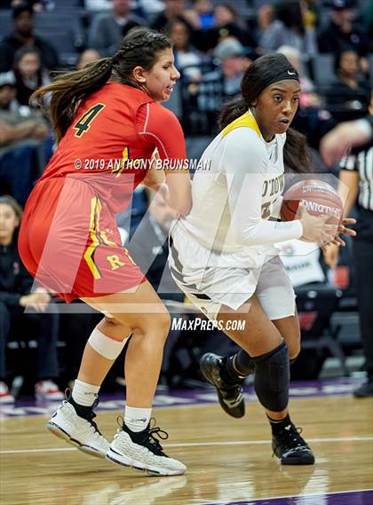 Thumbnail 1 in Rosary Academy vs. Bishop O'Dowd (CIF State D1 Final) photogallery.