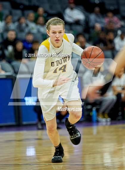 Thumbnail 1 in Rosary Academy vs. Bishop O'Dowd (CIF State D1 Final) photogallery.