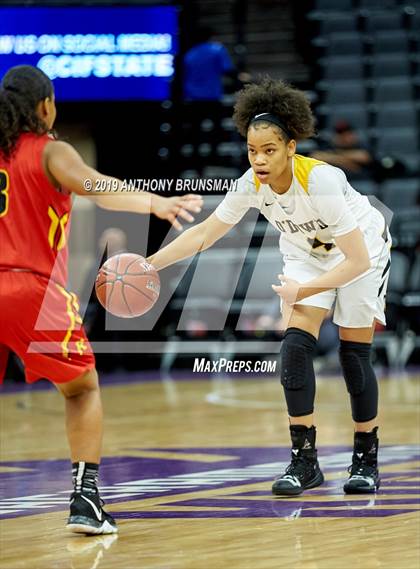 Thumbnail 2 in Rosary Academy vs. Bishop O'Dowd (CIF State D1 Final) photogallery.