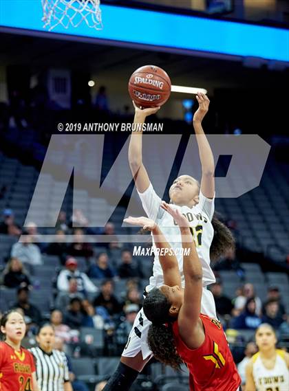 Thumbnail 2 in Rosary Academy vs. Bishop O'Dowd (CIF State D1 Final) photogallery.