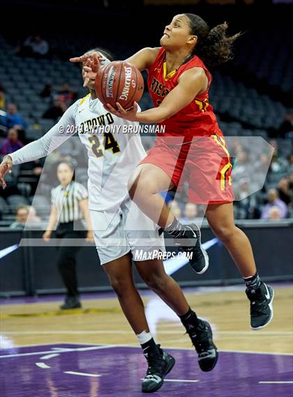 Thumbnail 3 in Rosary Academy vs. Bishop O'Dowd (CIF State D1 Final) photogallery.