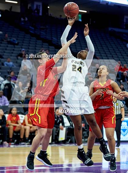 Thumbnail 3 in Rosary Academy vs. Bishop O'Dowd (CIF State D1 Final) photogallery.