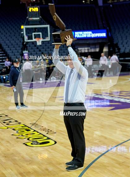 Thumbnail 3 in Rosary Academy vs. Bishop O'Dowd (CIF State D1 Final) photogallery.