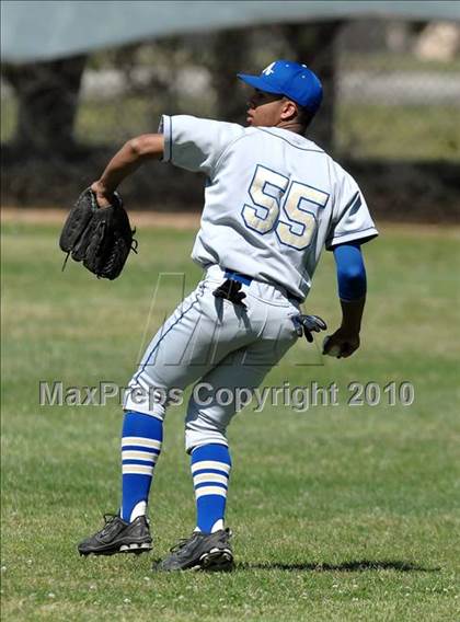 Thumbnail 3 in Bishop Amat vs. Palos Verdes Peninsula (Diamond Sports National Classic) photogallery.