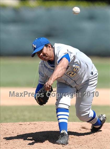Thumbnail 3 in Bishop Amat vs. Palos Verdes Peninsula (Diamond Sports National Classic) photogallery.