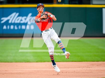 Thumbnail 1 in Auburn Mountainview vs. Eastside Catholic <B<Duplicate Gallery</B> photogallery.