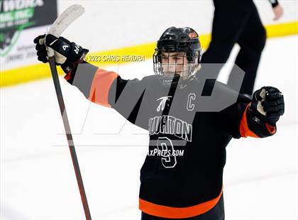 Thumbnail 2 in Escanaba vs. Houghton (MHSAA Division 3 Quarterfinal) photogallery.