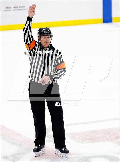 Thumbnail 2 in Escanaba vs. Houghton (MHSAA Division 3 Quarterfinal) photogallery.