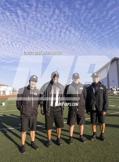 Thumbnail 3 in Loyola vs. Foothill (CIF Southern Section Final) photogallery.