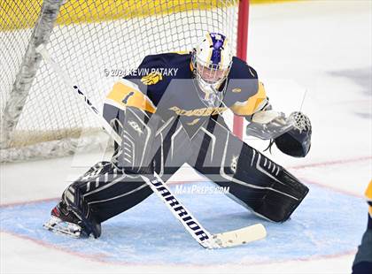 Thumbnail 2 in Simsbury vs. Notre Dame, WH (CIAC DI Semifinal) photogallery.