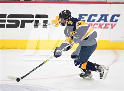 Thumbnail 1 in Simsbury vs. Notre Dame, WH (CIAC DI Semifinal) photogallery.