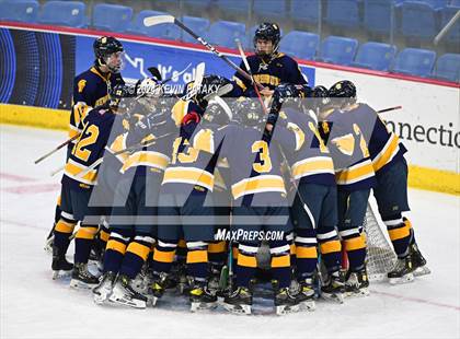 Thumbnail 1 in Simsbury vs. Notre Dame, WH (CIAC DI Semifinal) photogallery.