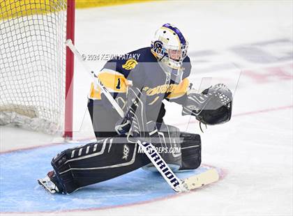 Thumbnail 1 in Simsbury vs. Notre Dame, WH (CIAC DI Semifinal) photogallery.