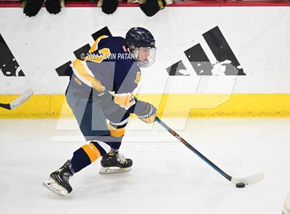 Thumbnail 1 in Simsbury vs. Notre Dame, WH (CIAC DI Semifinal) photogallery.