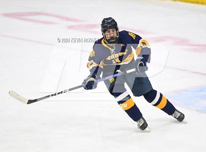 Thumbnail 3 in Simsbury vs. Notre Dame, WH (CIAC DI Semifinal) photogallery.