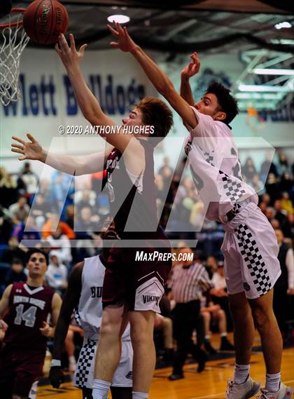 Thumbnail 2 in Hewlett vs. North Shore (Section VIII Playoff Play-In Round) photogallery.