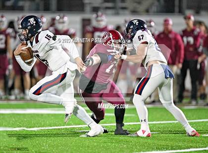 Thumbnail 2 in Teurlings Catholic @ E.D. White (LHSAA DII Select Quarter Final) photogallery.