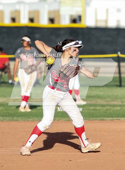 Thumbnail 3 in Pinnacle vs. Tucson High Magnet School photogallery.