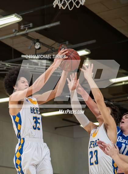 Thumbnail 3 in Durham vs. Mt. Shasta ( NSCIF D5 Final) photogallery.
