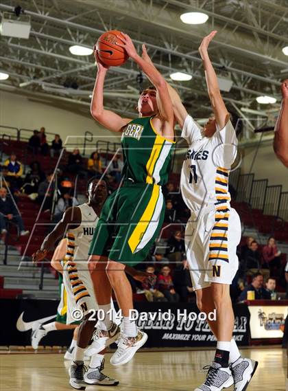 Thumbnail 1 in JW North vs. Edison (MaxPreps Holiday Classic) photogallery.