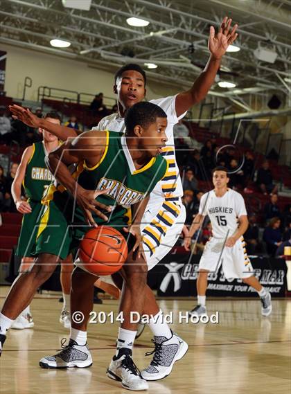 Thumbnail 2 in JW North vs. Edison (MaxPreps Holiday Classic) photogallery.